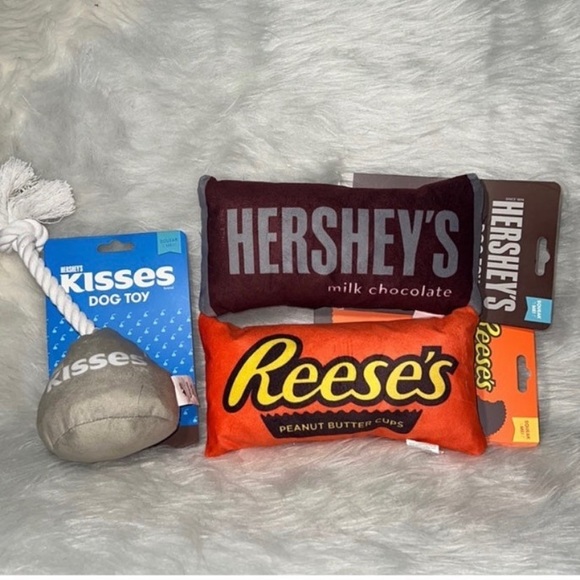 Chocolate Theme Dog Toys Set of (3) Hershey, Kisses, Reese’s NWT - Picture 2 of 3